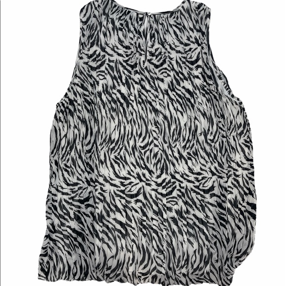 Halogen Sleeveless Pleated Zebra Top Blous… - Picture 2 of 5